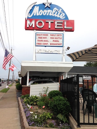 Gallery - Moonlite Motel Niagara Falls