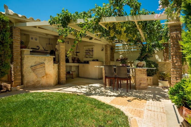 Gallery - Villa Kokalis Resort