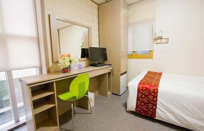 Gallery - Oyo Hostel Myeongdong 2