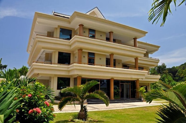 Gallery - Crown Beach Hotel