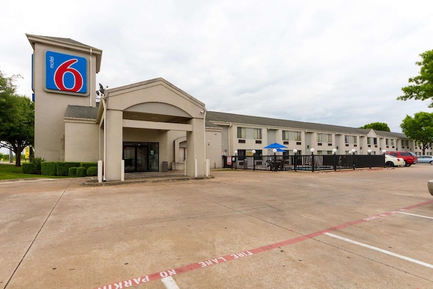 Gallery - Motel 6 Dallas Northeast