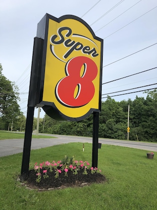 Gallery - Super 8 By Wyndham Kingston