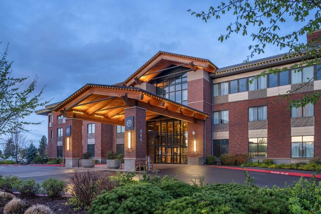 Gallery - Best Western Premier Boulder Falls Inn