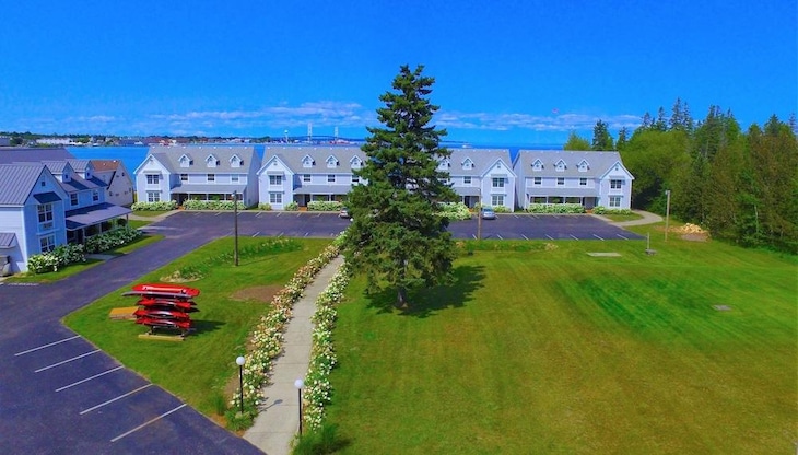 Gallery - Clearwater Lakeshore Motel