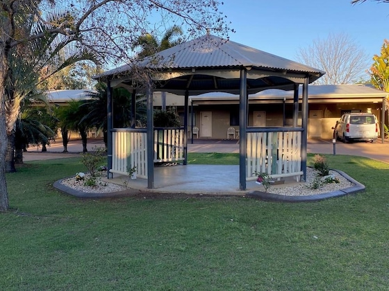 Gallery - The Palms Motel