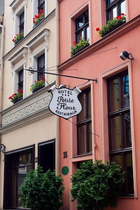 Gallery - Hotel Petite Fleur - Adults Only