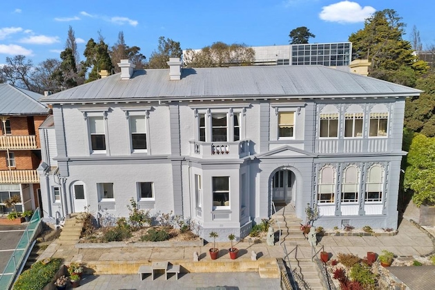 Gallery - Waratah On York