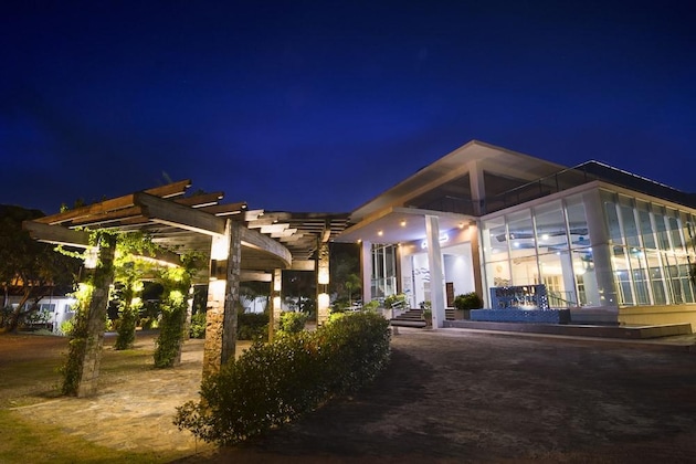 Gallery - Chateau By The Sea