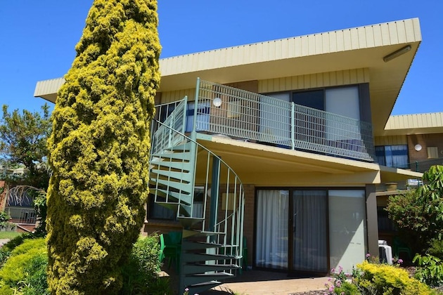Gallery - Emmanuel Holiday Apartments