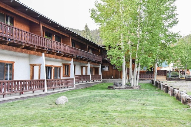 Gallery - Alpine Lodge