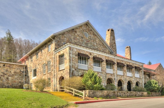 Gallery - Mountain Lake Lodge