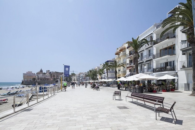 Gallery - Sitges Group Beach Dreams