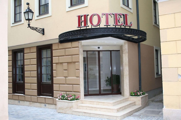 Gallery - Hotel Capitulum