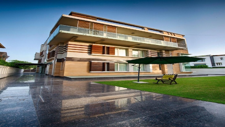 Gallery - Stately Suites Nh 8