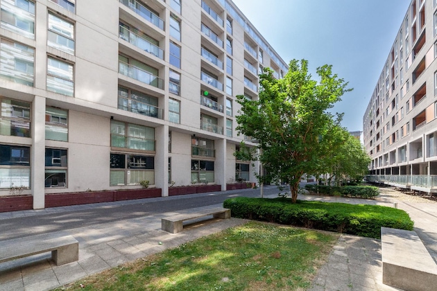 Gallery - The Canary Wharf Apartments