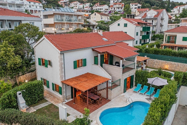Gallery - Villa Liza