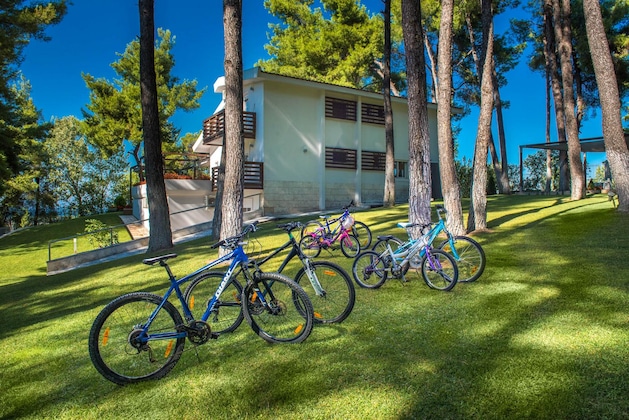 Gallery - The White Villa At Sani