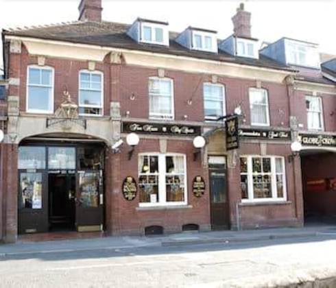 Gallery - The Globe And Crown