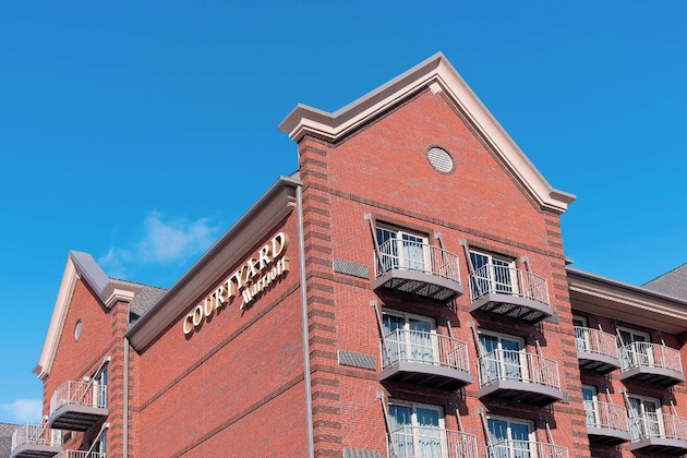 Gallery - Courtyard By Marriott Holland Downtown