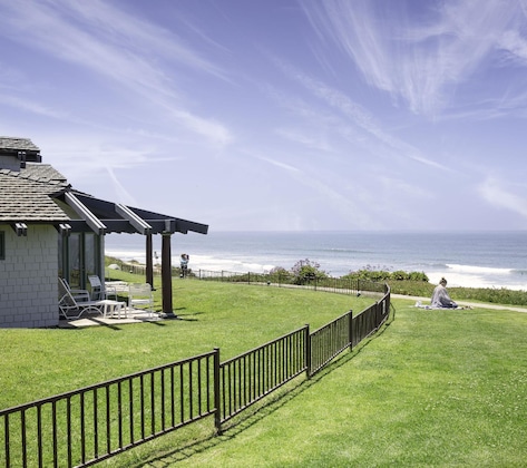 Gallery - Wch At Wave Crest Resort