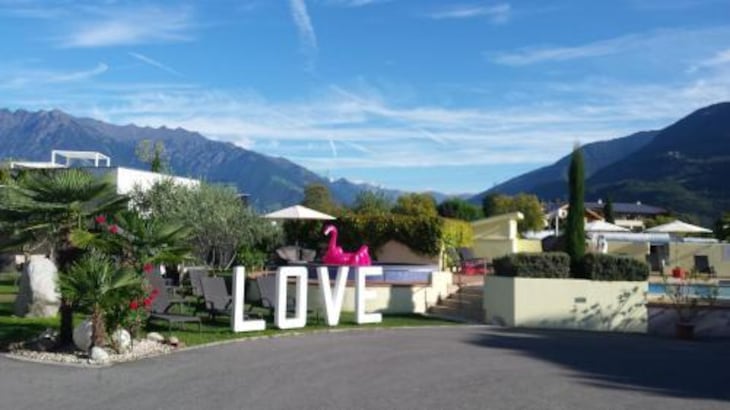 Gallery - Schlosshof Charme Resort – Hotel & Camping