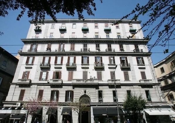 Gallery - Napoli's Gold Hotel