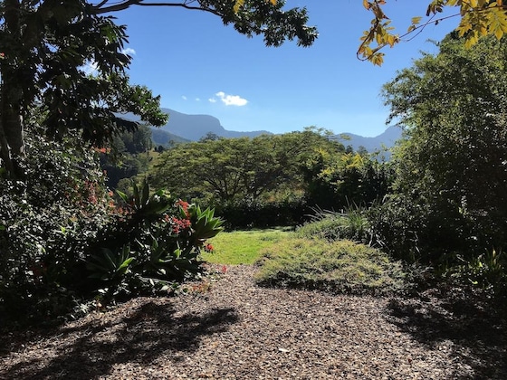 Gallery - Hillcrest Mountain View Retreat