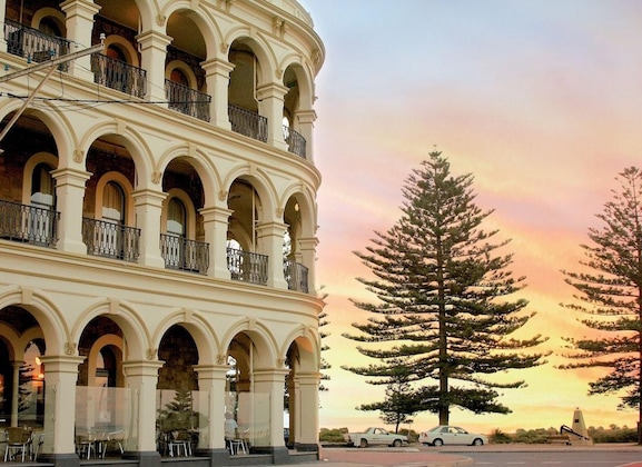 Gallery - Largs Pier Hotel Motel