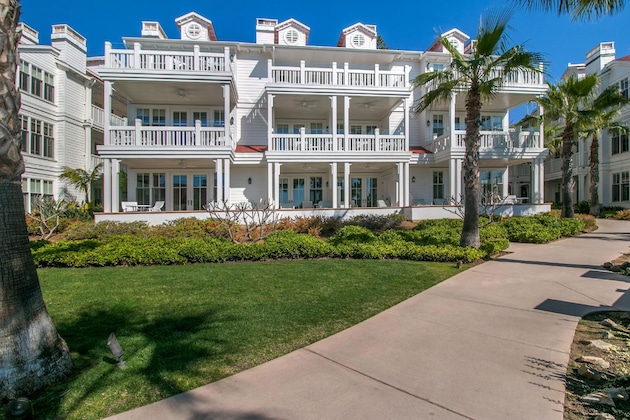 Gallery - Beach Village At The Del, Curio Collection