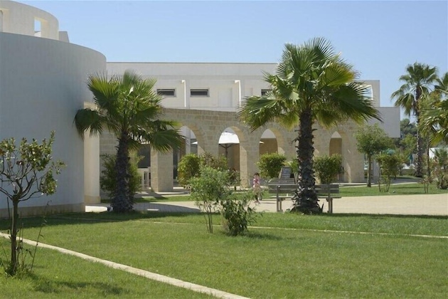 Gallery - Fruit Village Torre Dell'orso La Brunese