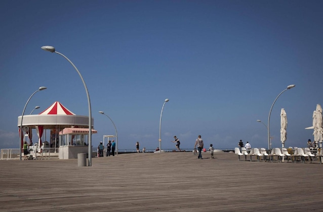 Gallery - Play Seaport Suite Hotel Tlv