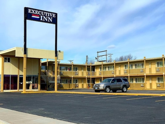 Gallery - Executive Inn