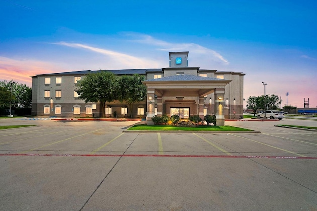 Gallery - Clarion Inn & Suites Weatherford