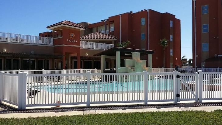 Gallery - La Isla Condominiums By Cheap Getaway