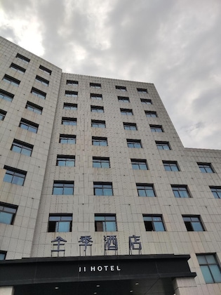 Gallery - Ji Hotel Shanghai Jiayi Road Subway Statio