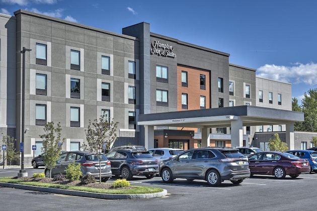 Gallery - Hampton Inn & Suites Keene