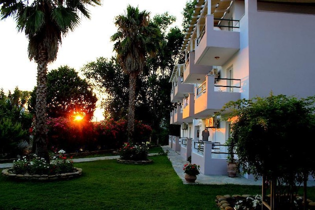 Gallery - Cavos Beach House