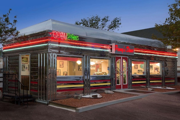 Gallery - Travelodge By Wyndham Belen