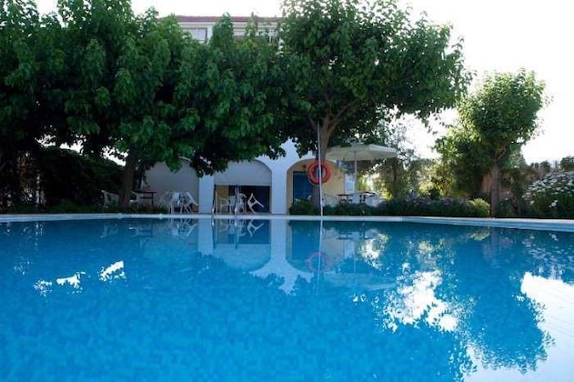 Gallery - Thanasis Studios
