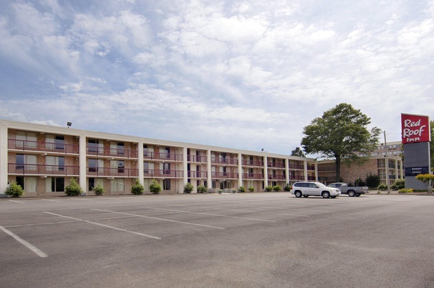 Gallery - Red Roof Inn