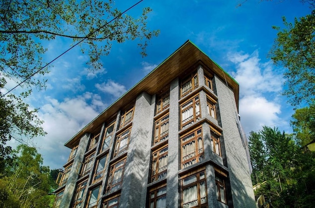 Gallery - The Golden Crest