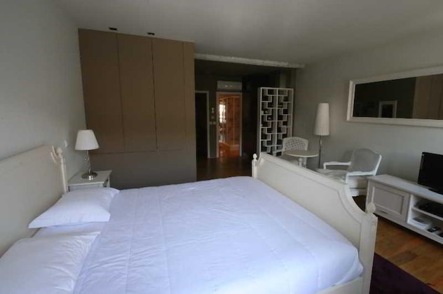 Gallery - Gustave Eiffel Apartments