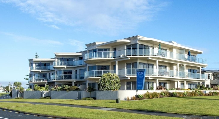 Gallery - The Reef Beachfront Apartments