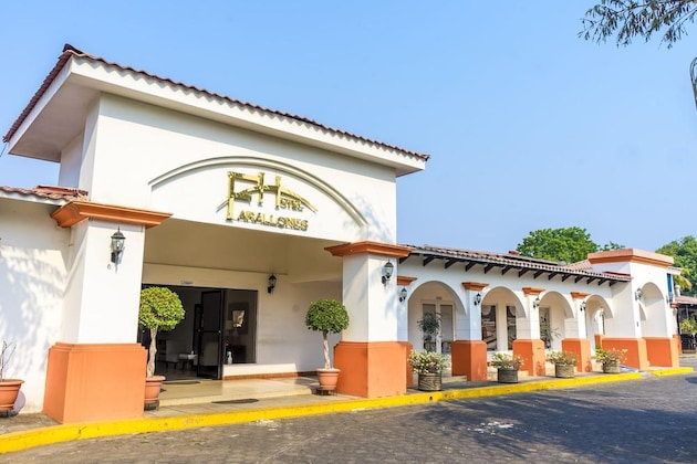 Gallery - Farallones Hotel