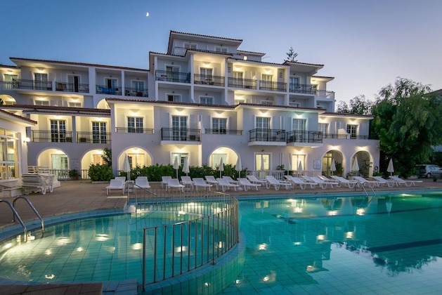 Gallery - Paradise Beach Hotel   Annex Apartments