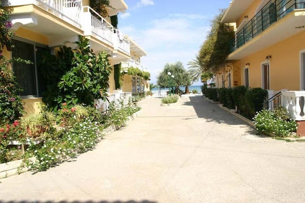 Gallery - Complex Lemon Grove