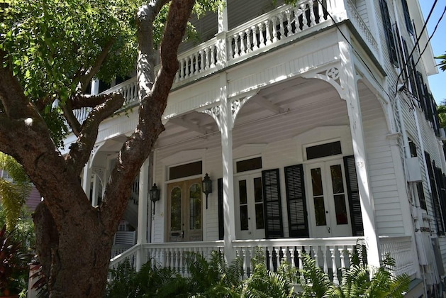 Gallery - Simonton Court Historic Inn & Cottages