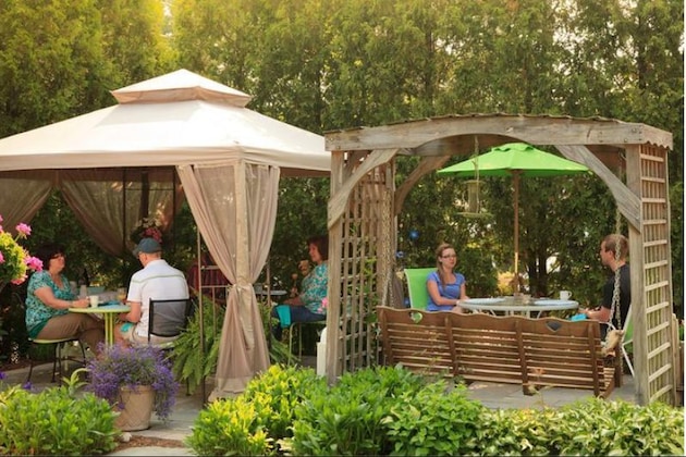 Gallery - Inn At The Park Bed And Breakfast