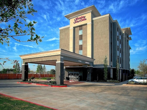 Gallery - Hampton Inn & Suites Moore