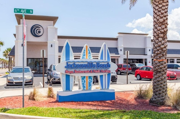 Gallery - Beachcomber